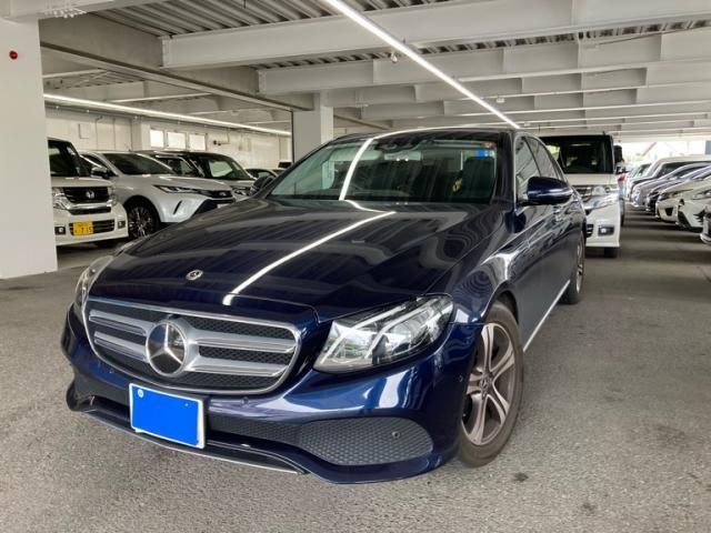 MERCEDES BENZ / MERCEDES BENZ E class sedan