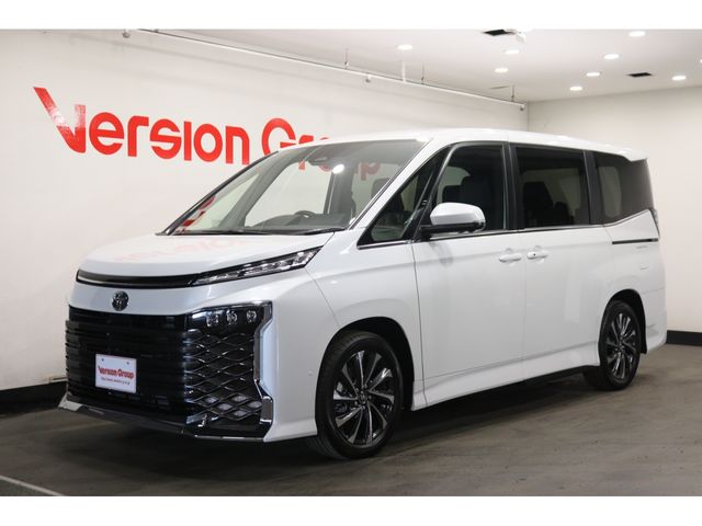TOYOTA / VOXY HYBRID