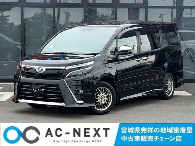 TOYOTA / VOXY HYBRID