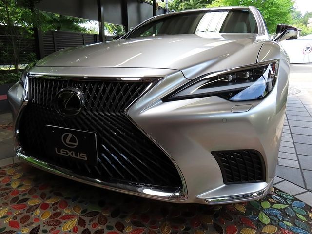 TOYOTA / LEXUS LS500h 4WD