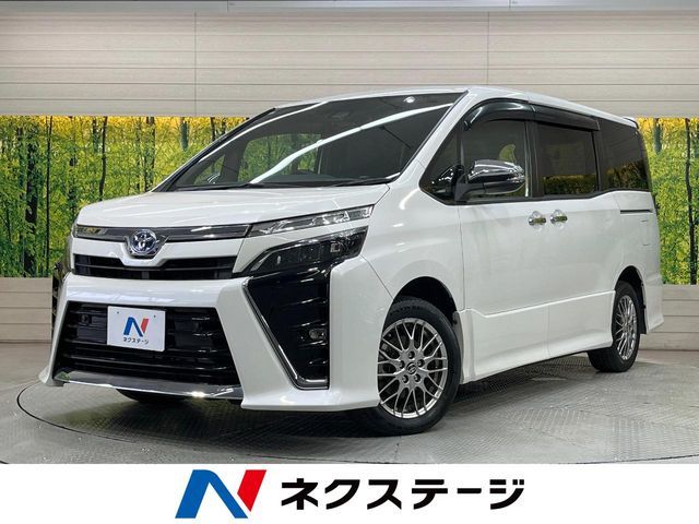 TOYOTA / VOXY HYBRID