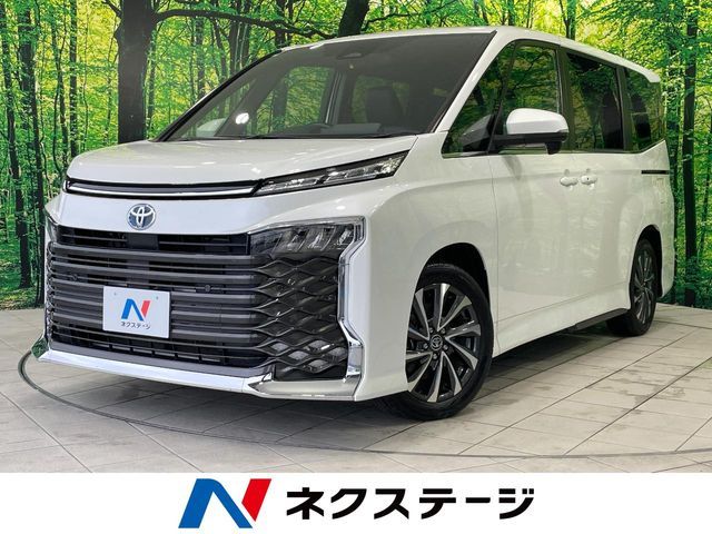 TOYOTA / VOXY HYBRID