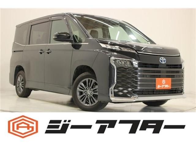 TOYOTA / VOXY HYBRID 4WD