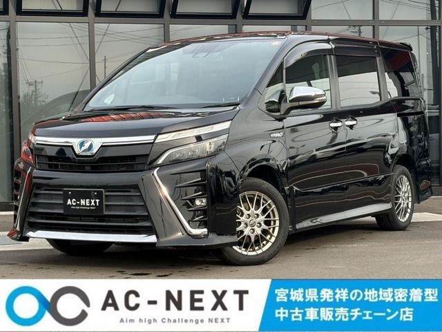 TOYOTA / VOXY HYBRID