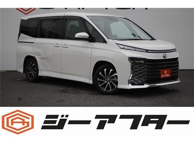 TOYOTA / VOXY HYBRID