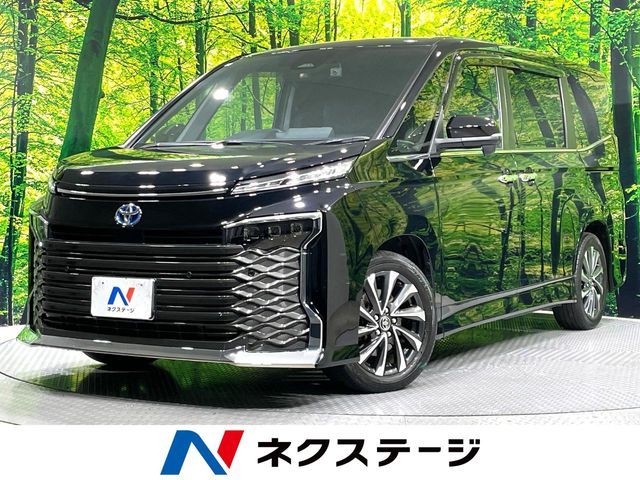 TOYOTA / VOXY HYBRID