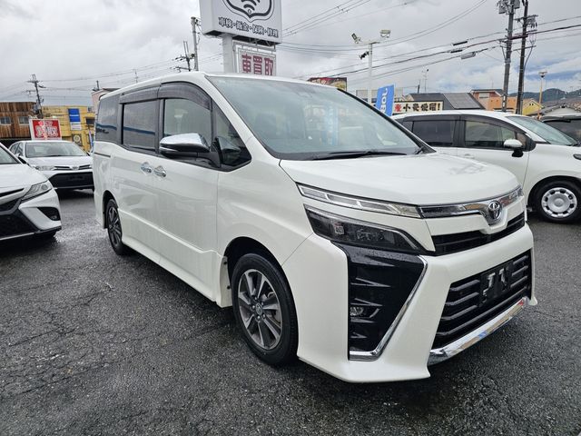 TOYOTA / VOXY