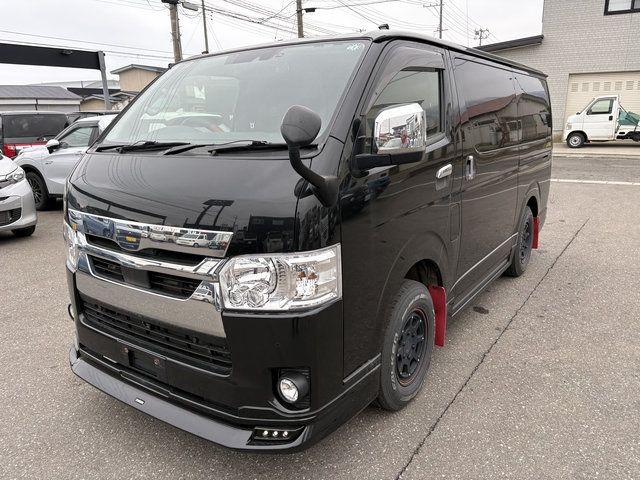 TOYOTA / HIACE van 4WD