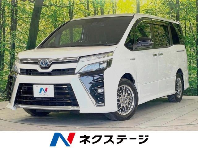 TOYOTA / VOXY HYBRID