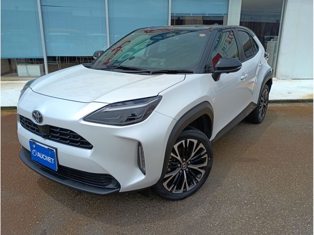 TOYOTA / YARIS CROSS HYBRID