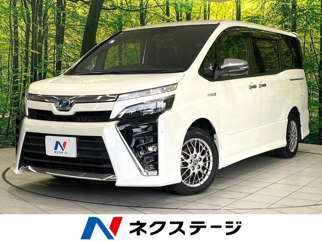 TOYOTA / VOXY HYBRID