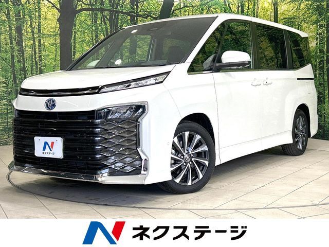 TOYOTA / VOXY HYBRID