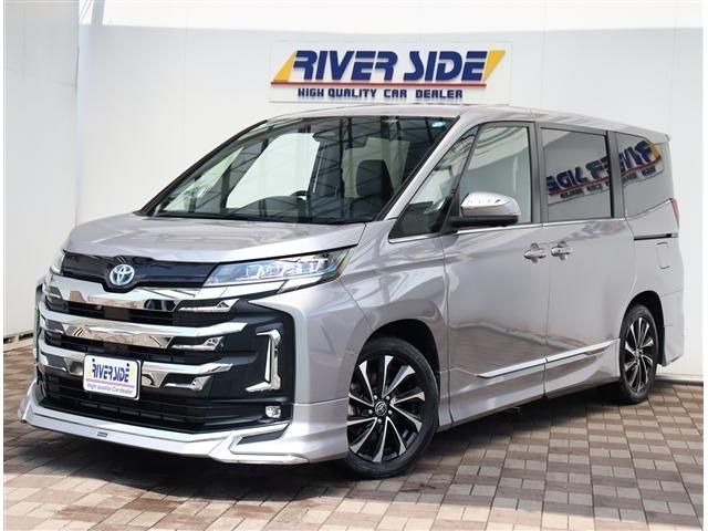 TOYOTA / NOAH HYBRID 4WD