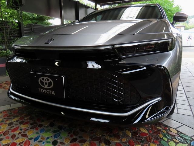 TOYOTA / CROWN CROSSOVER