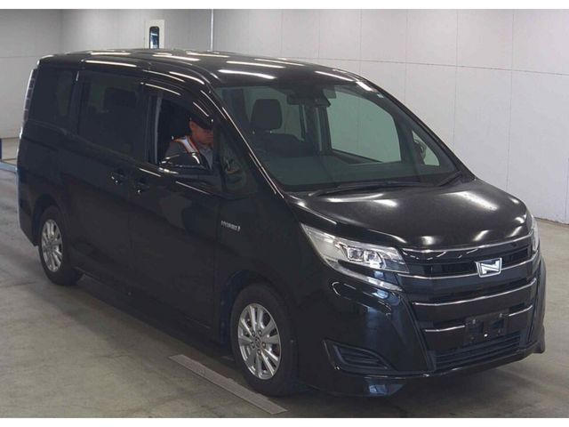 TOYOTA / NOAH HYBRID