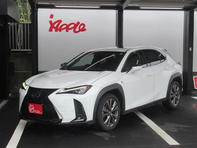 TOYOTA / LEXUS UX200