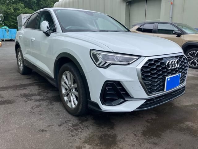 AUDI / AUDI Q3 SPORTBACK