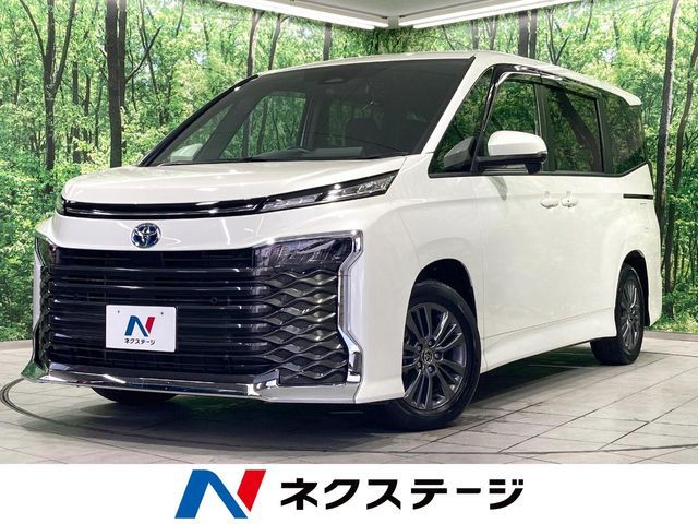 TOYOTA / VOXY HYBRID