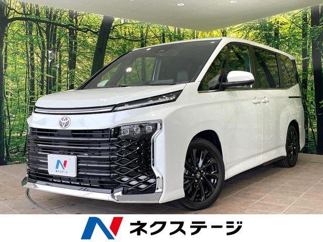 TOYOTA / VOXY HYBRID