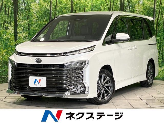 TOYOTA / VOXY HYBRID