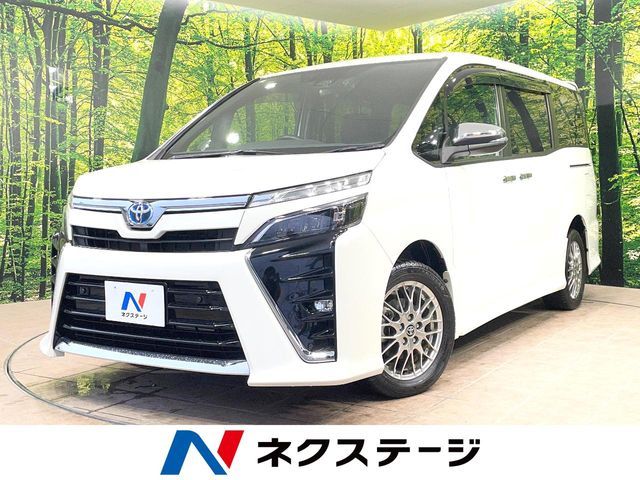 TOYOTA / VOXY HYBRID