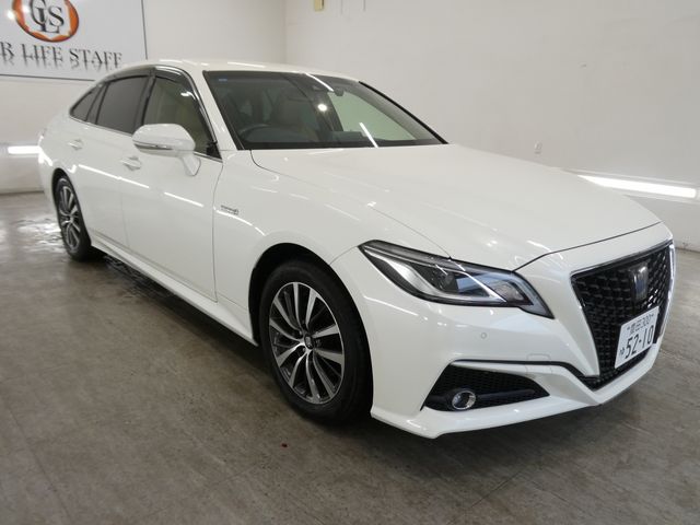 TOYOTA / CROWN sedan hybrid