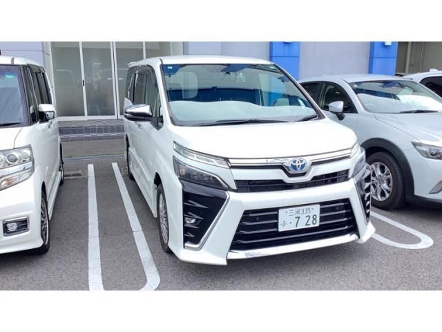 TOYOTA / VOXY HYBRID