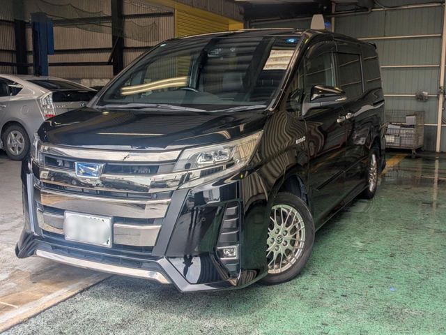 TOYOTA / NOAH HYBRID