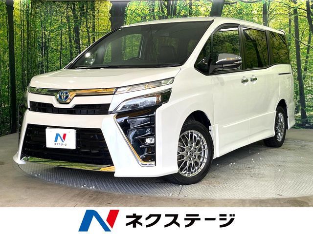 TOYOTA / VOXY HYBRID