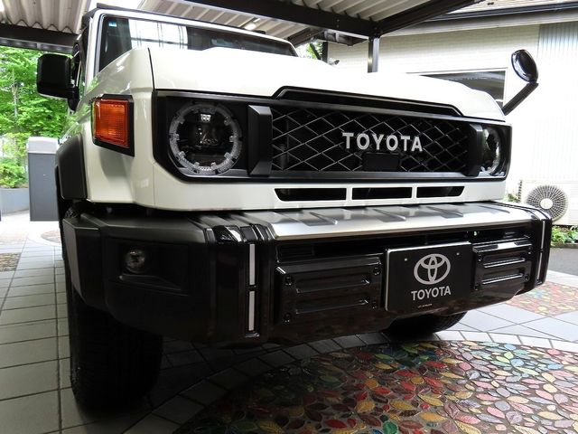TOYOTA / LANDCRUISER 70