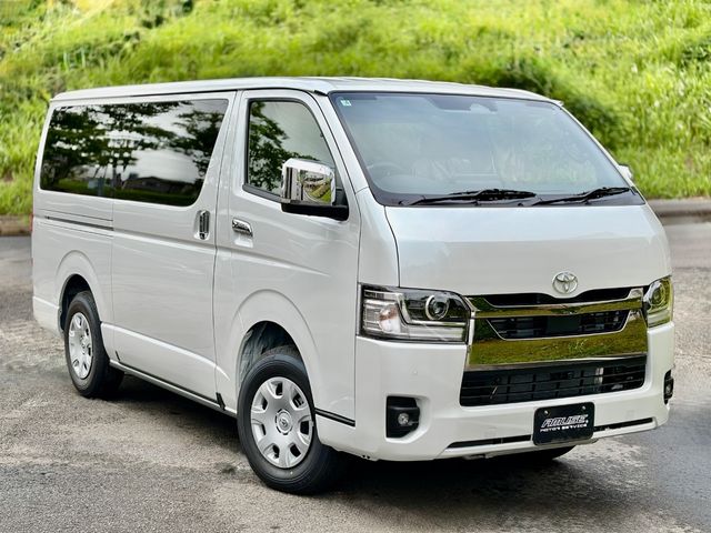 TOYOTA / HIACE van 4WD
