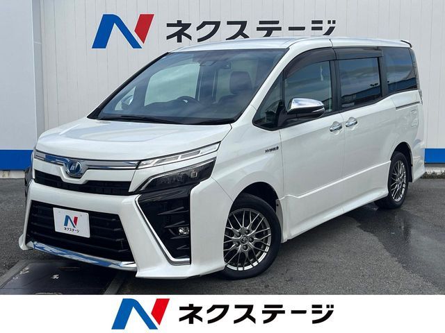 TOYOTA / VOXY HYBRID
