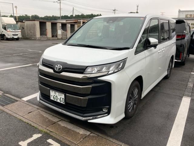 TOYOTA / NOAH HYBRID