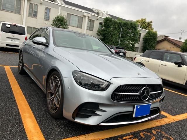 MERCEDES BENZ / MERCEDES BENZ E class sedan