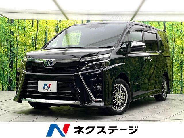TOYOTA / VOXY HYBRID