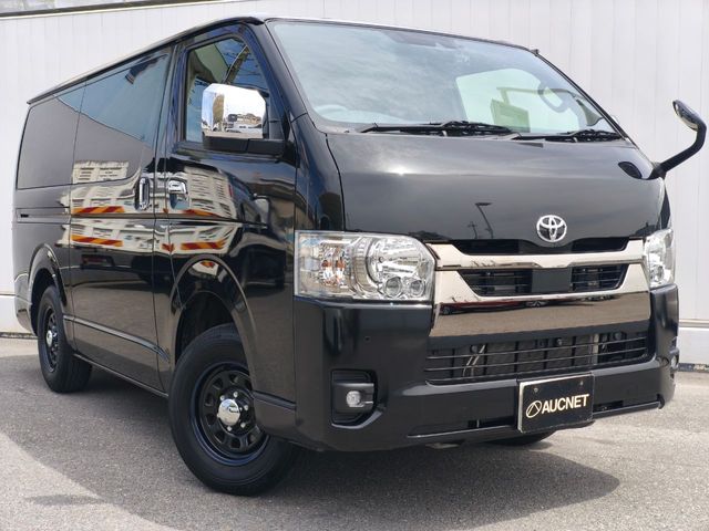 TOYOTA / HIACE van 4WD