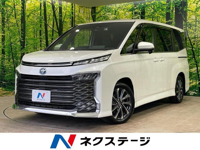 TOYOTA / VOXY HYBRID