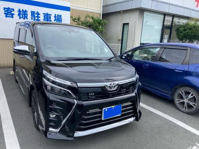TOYOTA / VOXY
