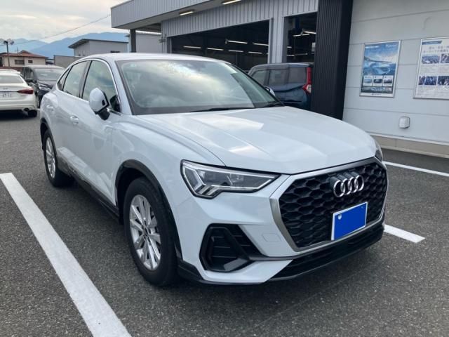 AUDI / AUDI Q3 SPORTBACK