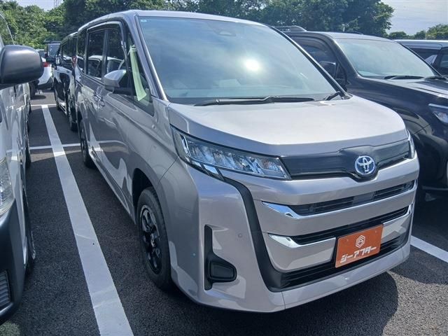 TOYOTA / NOAH