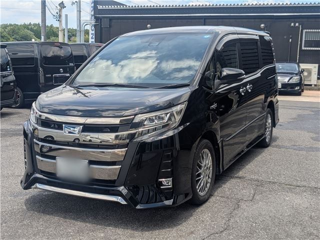 TOYOTA / NOAH HYBRID