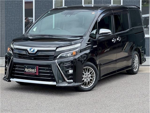 TOYOTA / VOXY HYBRID