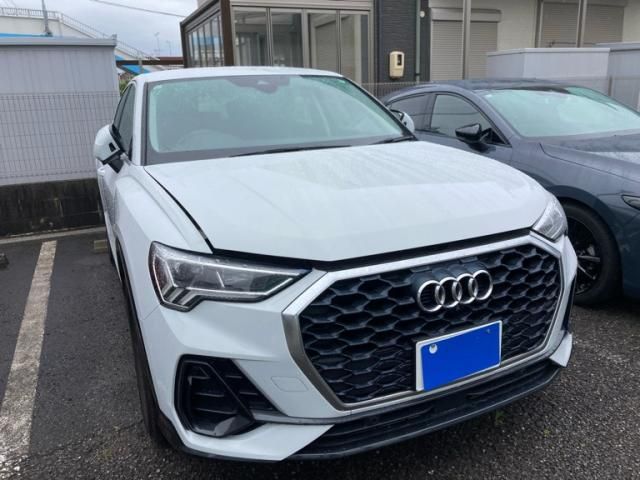 AUDI / AUDI Q3 SPORTBACK