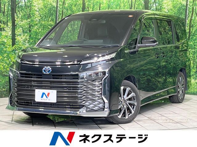 TOYOTA / VOXY HYBRID