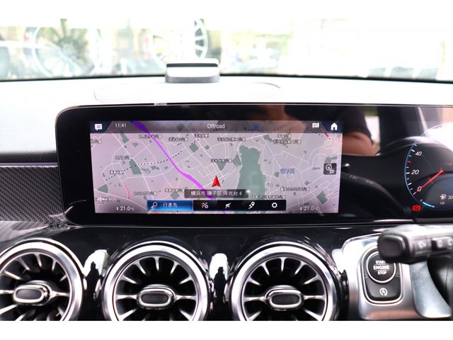 MERCEDES BENZ GLB