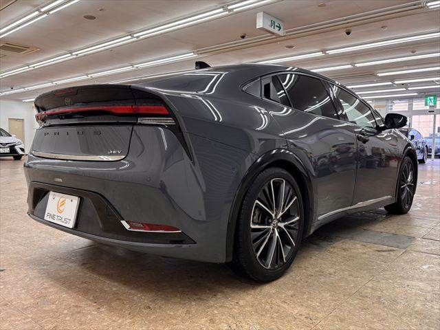 PRIUS 4WD