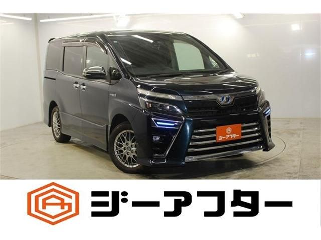 TOYOTA / VOXY HYBRID