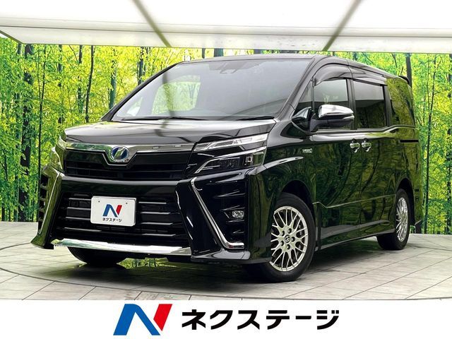 TOYOTA / VOXY HYBRID