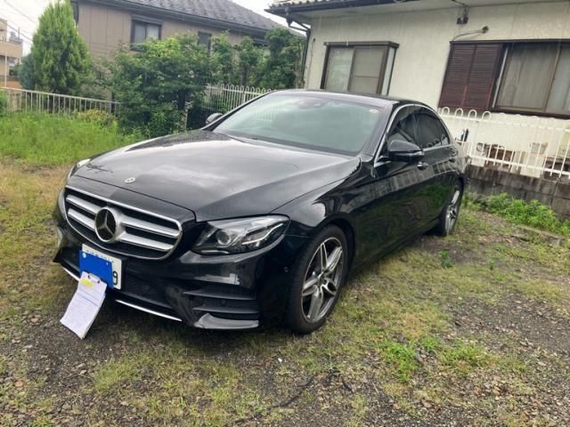 MERCEDES BENZ / MERCEDES BENZ E class sedan