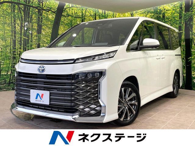 TOYOTA / VOXY HYBRID